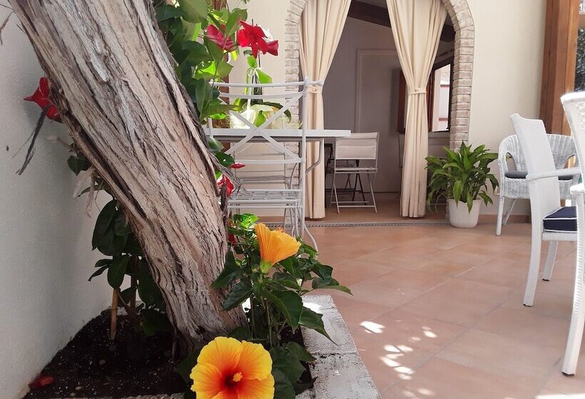 بنسيون Acquamarina B&b