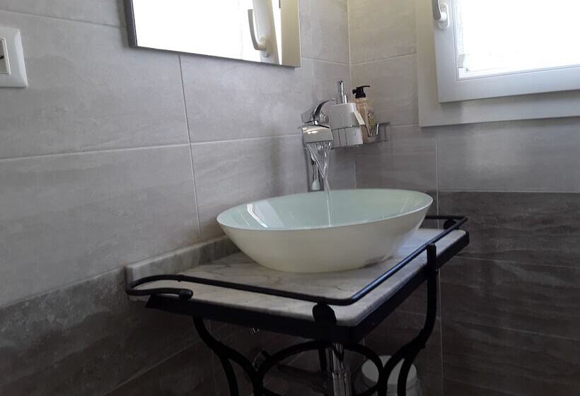 بنسيون Acquamarina B&b