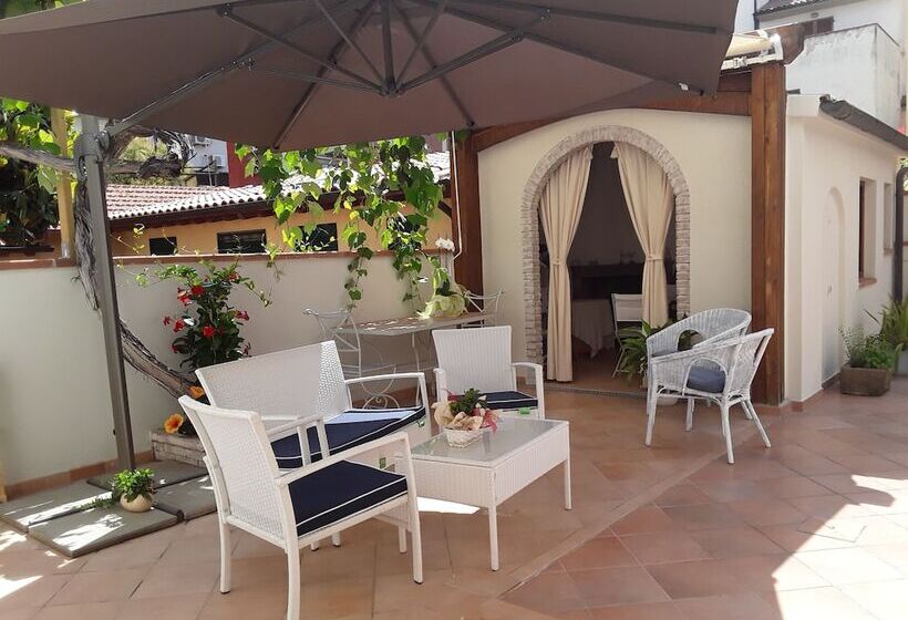 بنسيون Acquamarina B&b