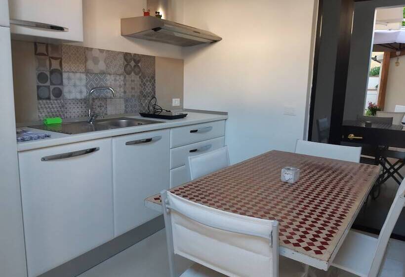 بنسيون Acquamarina B&b