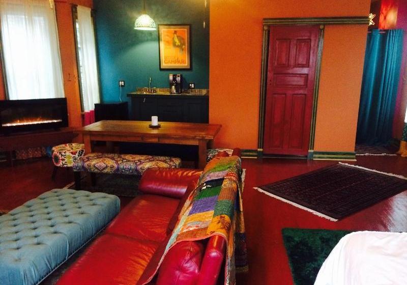 بنسيون Pilsen Roadhouse