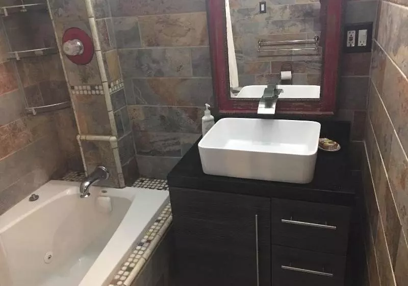 پانسیون Pilsen Roadhouse