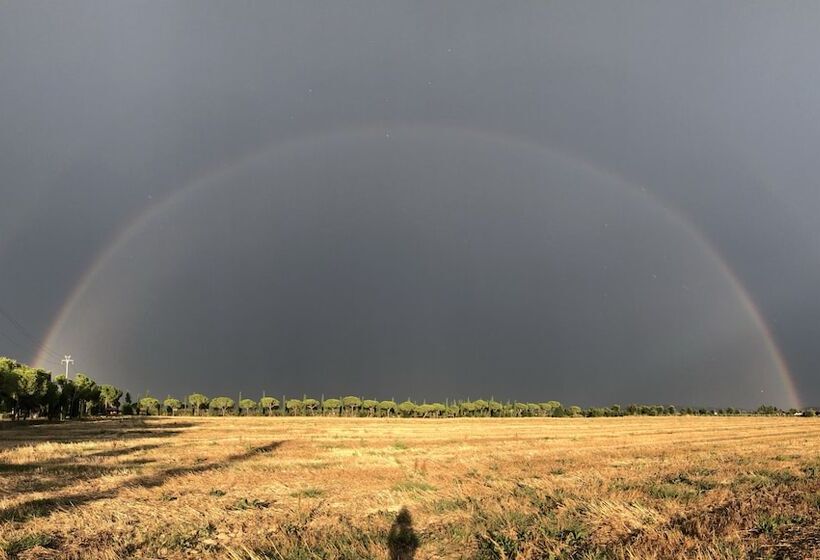 Tuscany Working Hostel
