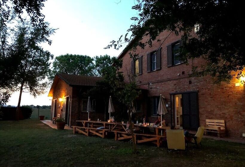 Tuscany Working Hostel