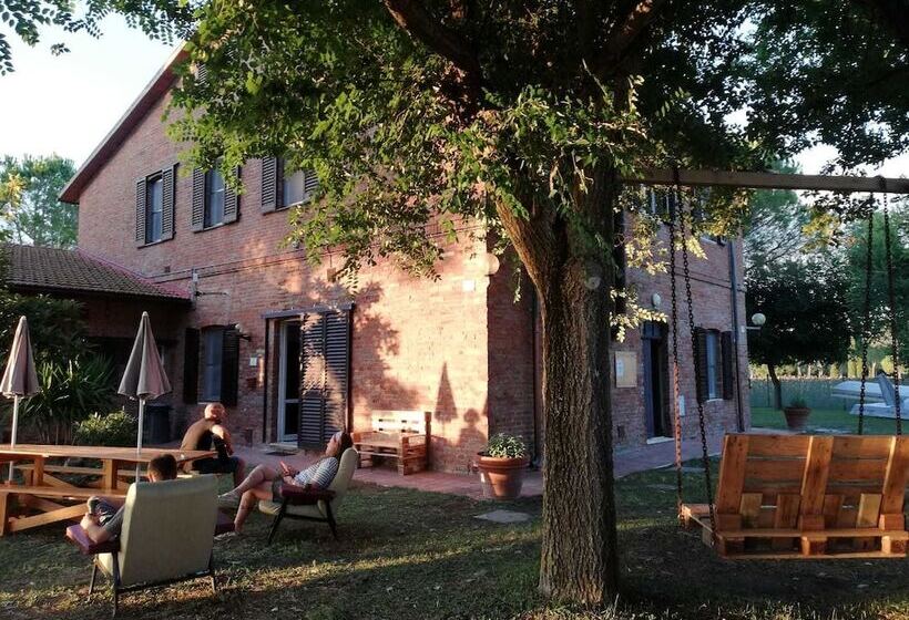 Tuscany Working Hostel