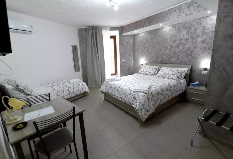 Aamiaismajoitus (B&B) La Regina Di Saba