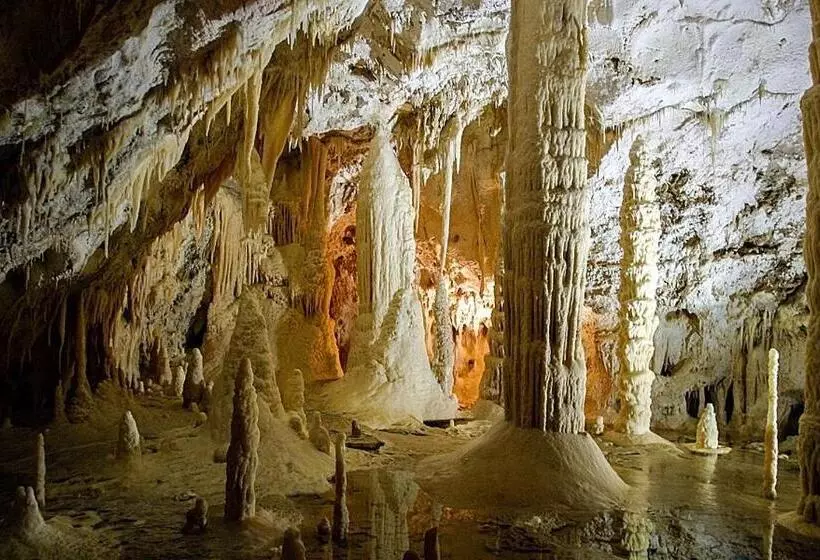 Hotelli Albergo Ristorante Bar Pizzeria La Lanterna