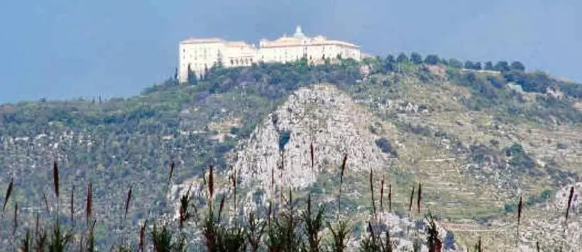 Hotelli Albergo Ristorante Bar Pizzeria La Lanterna