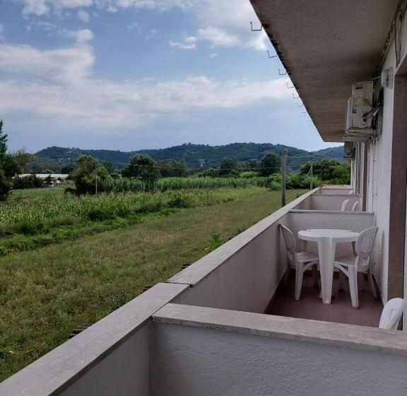 فندق Albergo Ristorante Bar Pizzeria La Lanterna