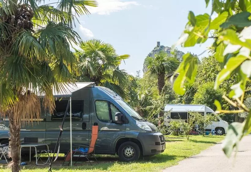 هتل Camping Zoo