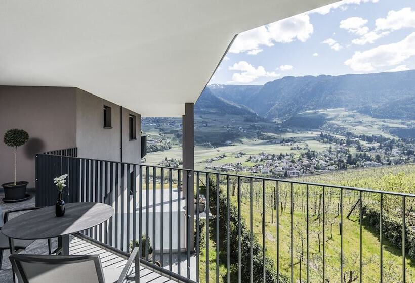 Vinea   Suites & Apartments