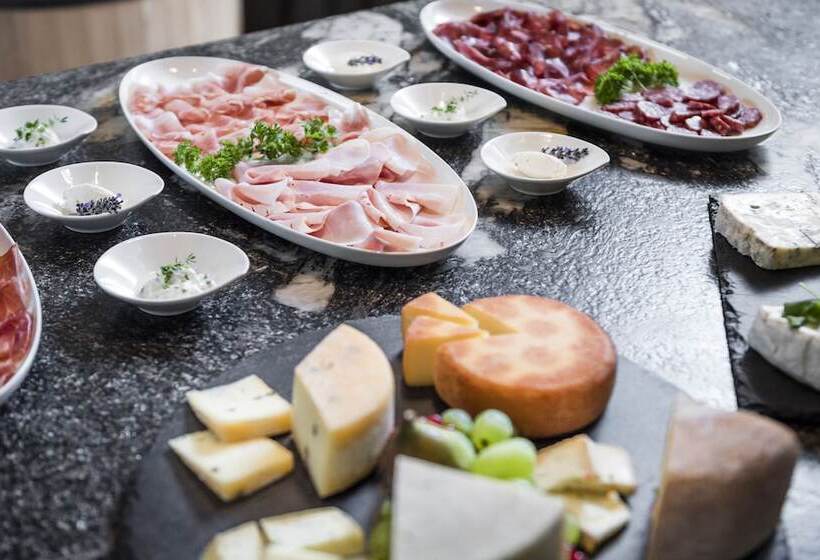 Vinea   Suites & Apartments