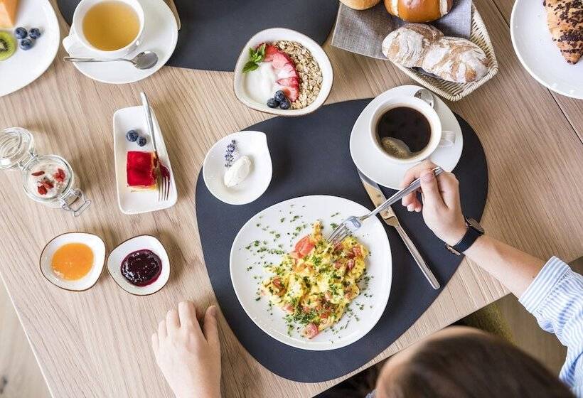 Vinea   Suites & Apartments