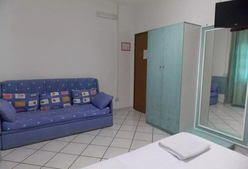 Hostelli Villa Dei Butteri   Aprilia