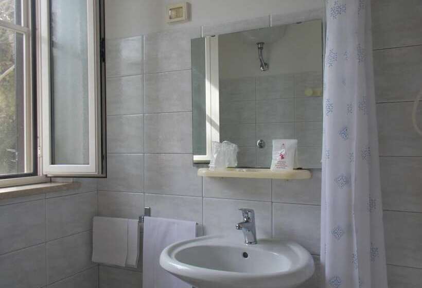 فندق فئة نجمة واحدة Villa Dei Butteri   Aprilia