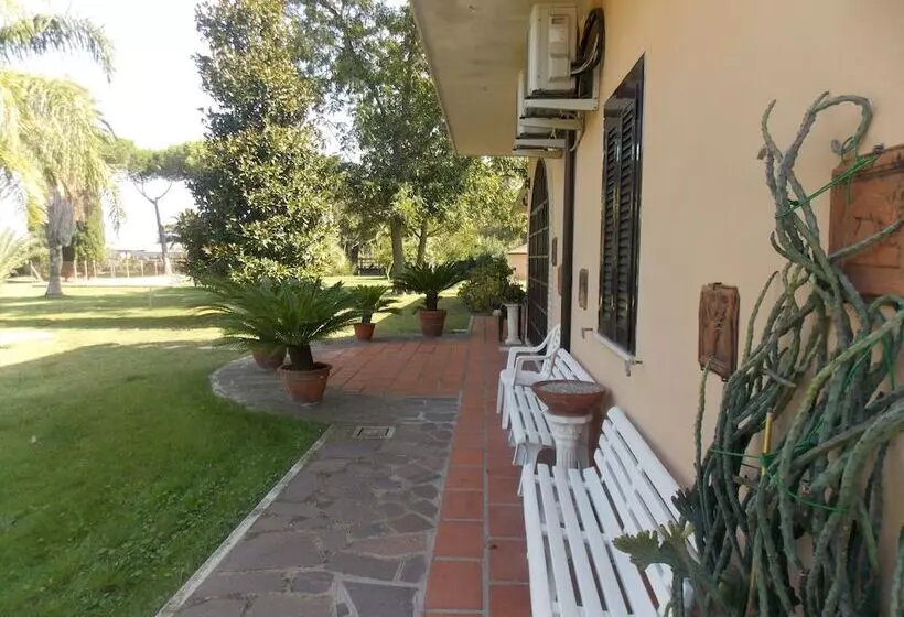 Hostelli Villa Dei Butteri   Aprilia