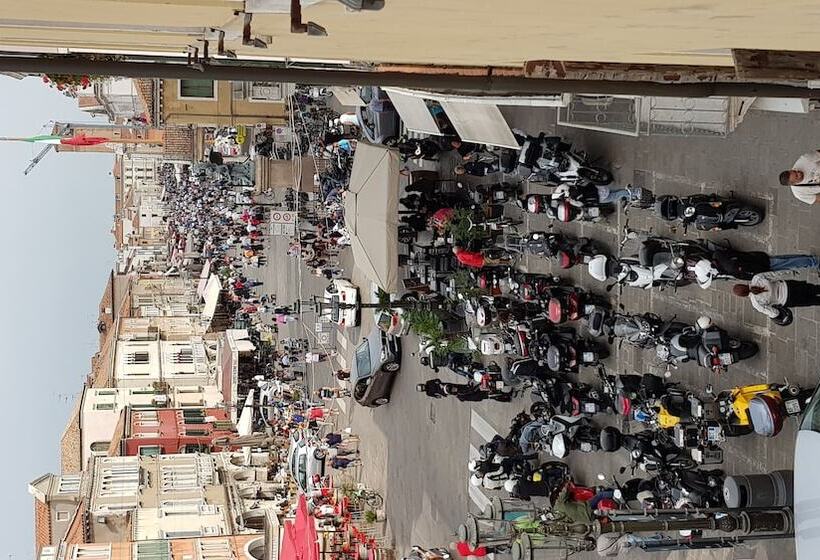 تختخواب و صبحانه Ca  Dell Angelo