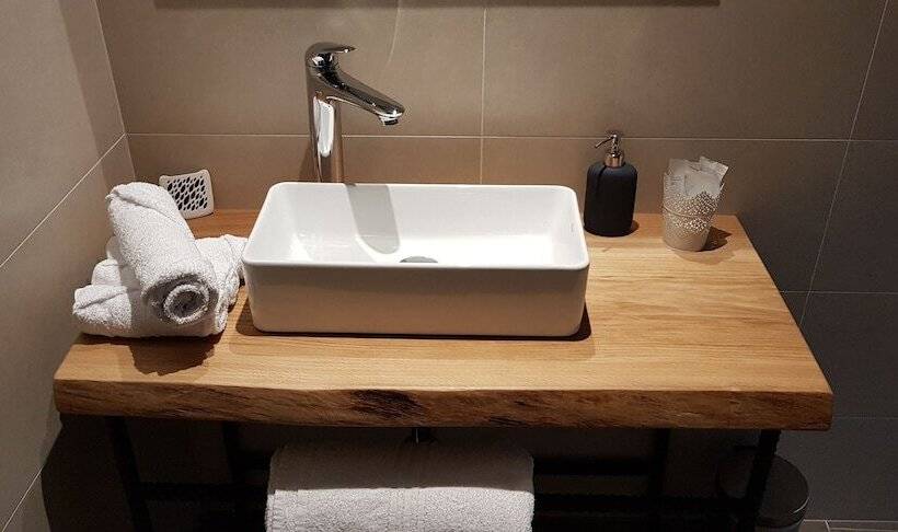 تختخواب و صبحانه Ca  Dell Angelo