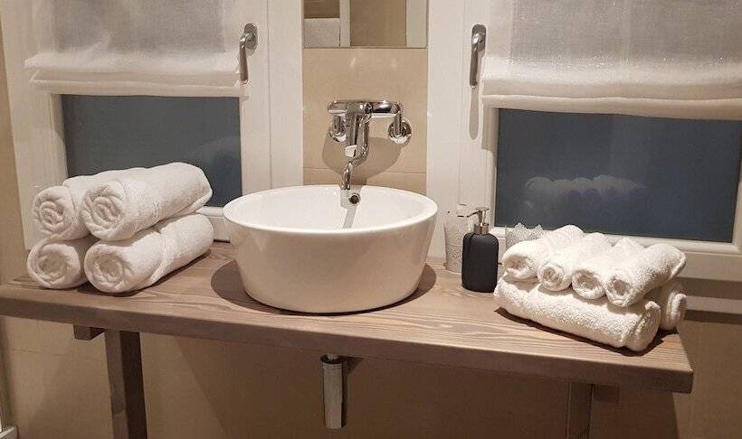 تختخواب و صبحانه Ca  Dell Angelo