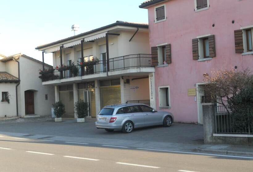 بنسيون Oleaclub Locazione Turistica