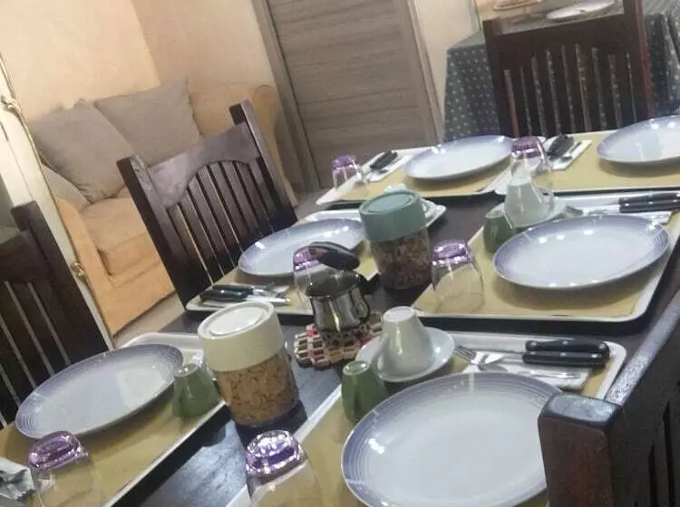 تختخواب و صبحانه Ruben Holiday