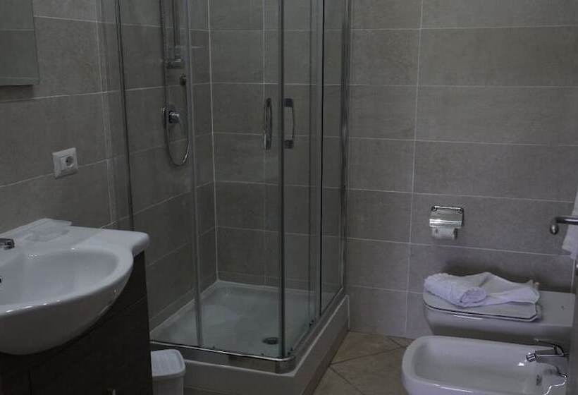 مبيت وإفطار Ruben Holiday