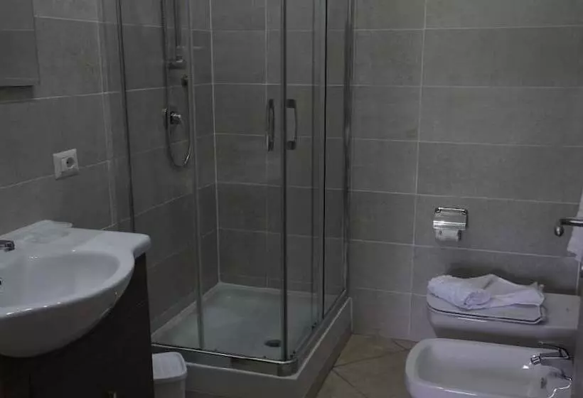 تختخواب و صبحانه Ruben Holiday