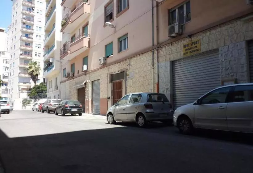 تختخواب و صبحانه Ajana Rooms By Accomodo