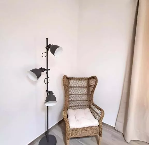 تختخواب و صبحانه Ajana Rooms By Accomodo