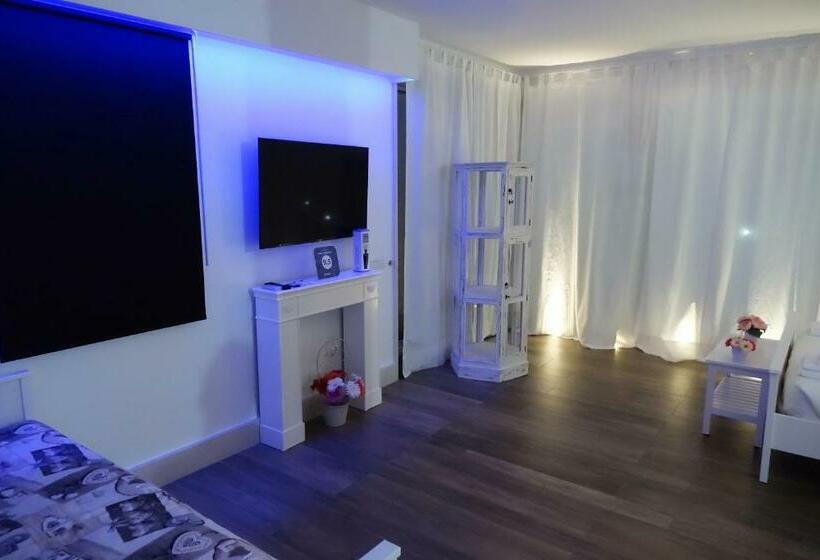 تختخواب و صبحانه La Dolce Notte