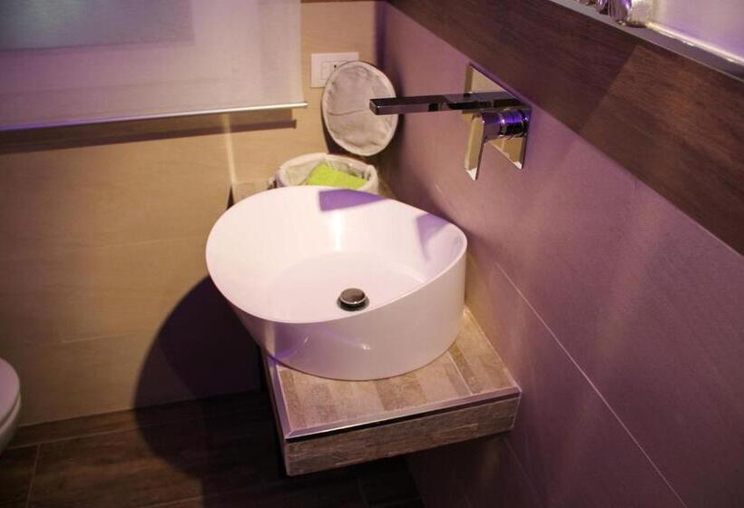 تختخواب و صبحانه La Dolce Notte