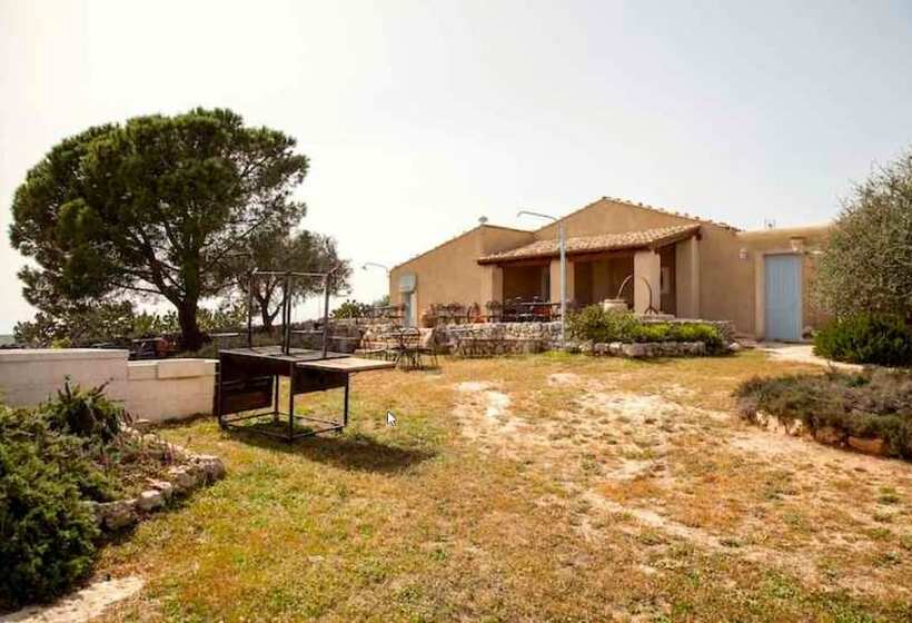 בית מלון כפרי Avola Antica