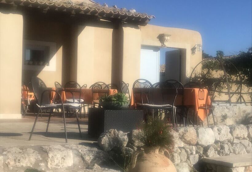 בית מלון כפרי Avola Antica