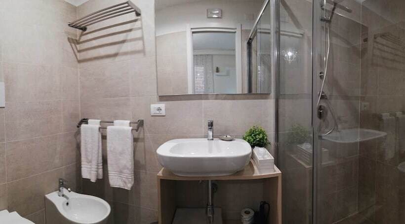 پانسیون Guest House B&b Via Marina