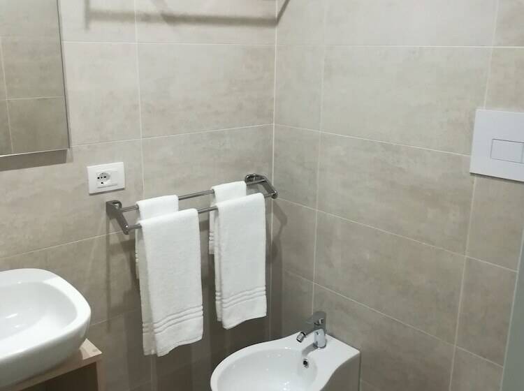 پانسیون Guest House B&b Via Marina