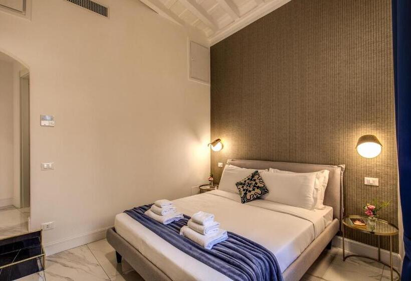 پانسیون Little Queen Pantheon