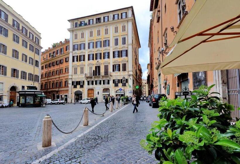 پانسیون Little Queen Pantheon