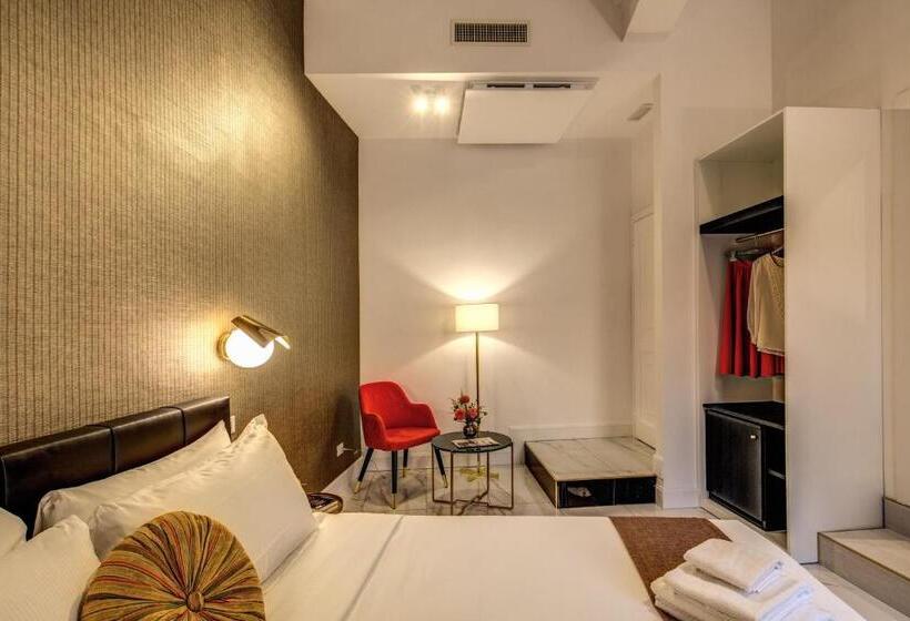 پانسیون Little Queen Pantheon