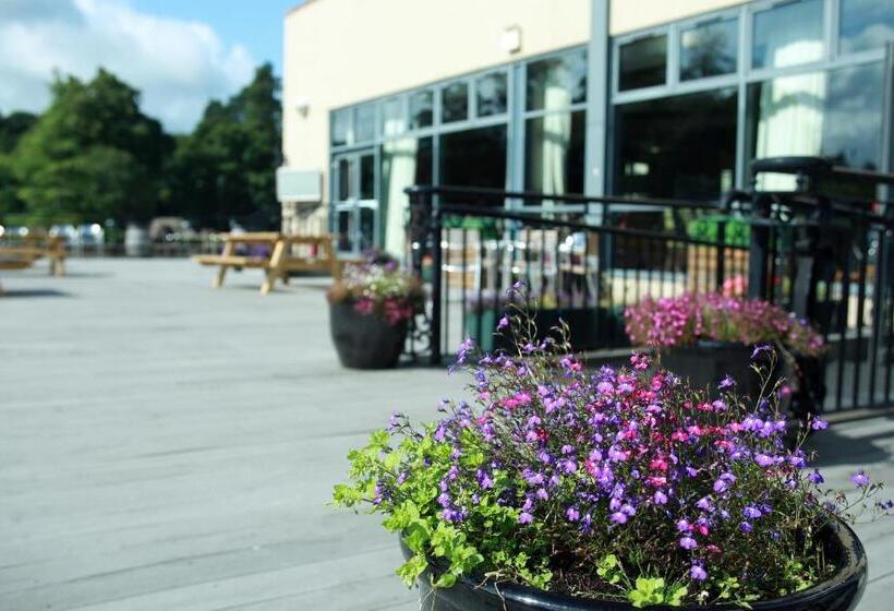 Отель Armagh City