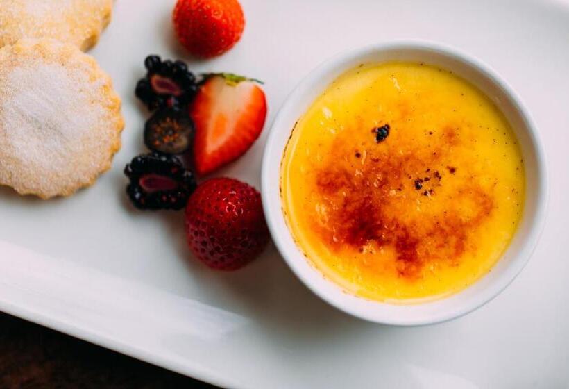 Отель Armagh City