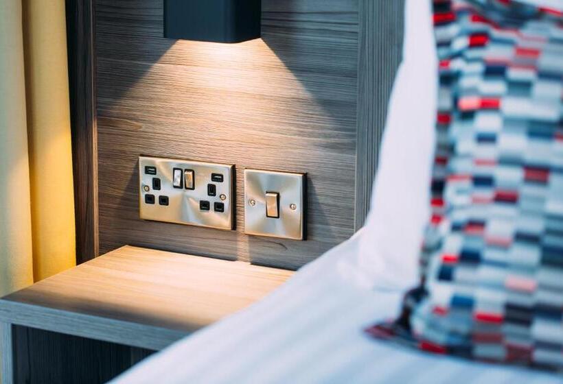 Отель Armagh City