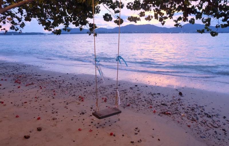 Hotel Baan Mai Beachfront Phuket Lone Island