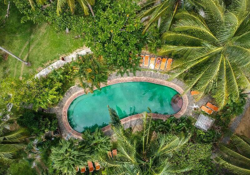 Hotel Baan Mai Beachfront Phuket Lone Island