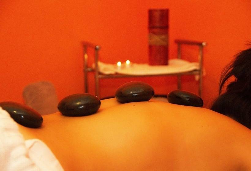 هتل Balneario Rio Pambre