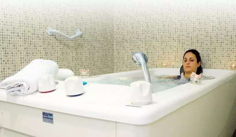 فندق Balneario Rio Pambre