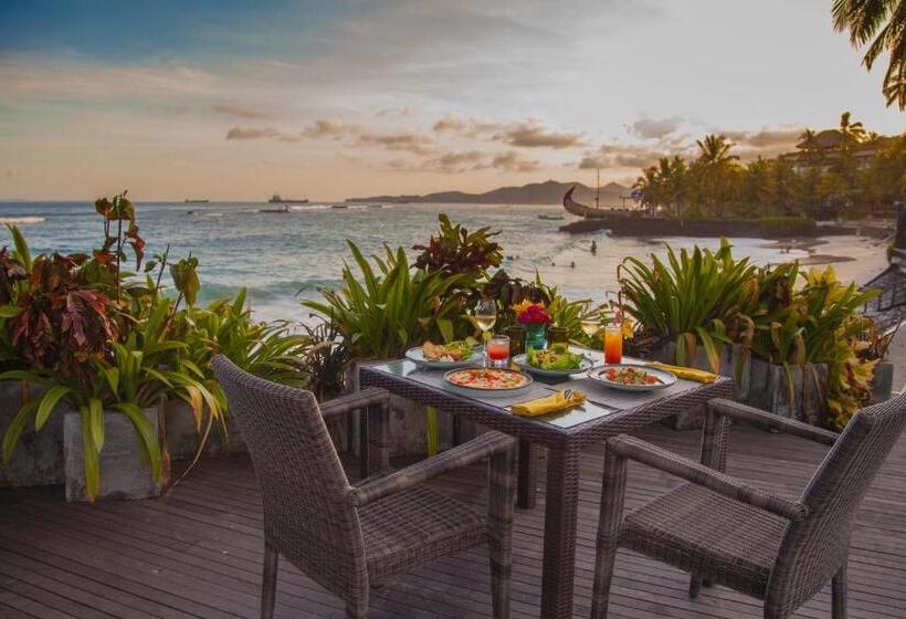 Otel Candi Beach Resort & Spa