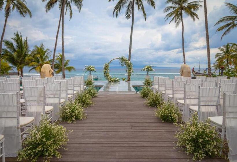 Otel Candi Beach Resort & Spa