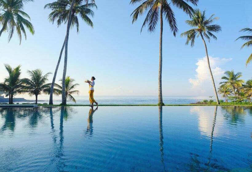 Otel Candi Beach Resort & Spa