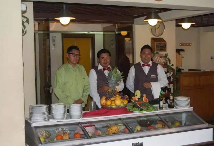 هتل Cesar S Plaza