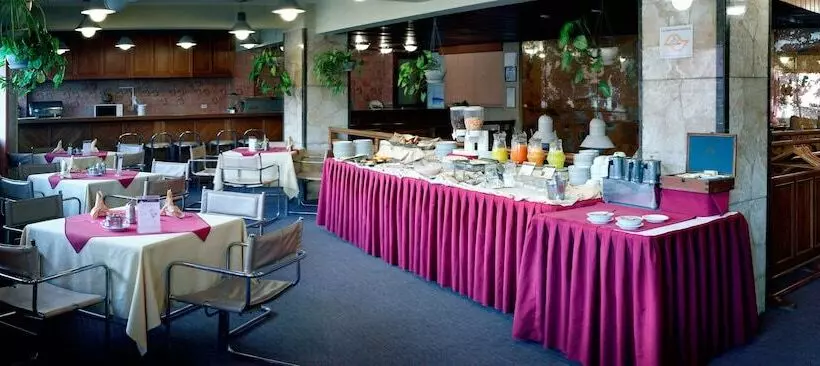 هتل Cesar S Plaza